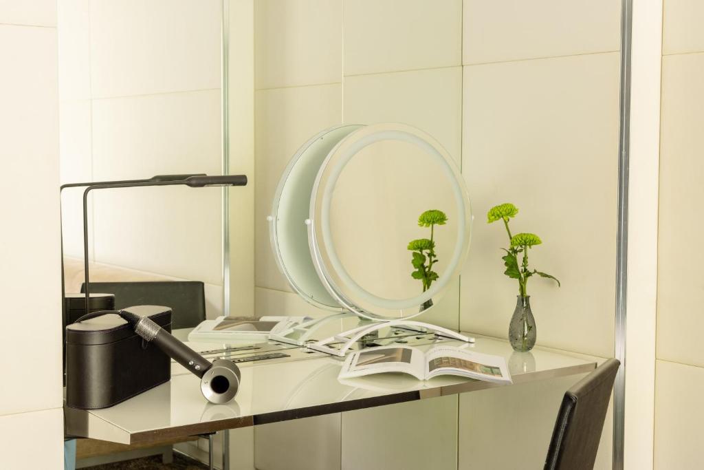 Ultimate ME + Suite Duplex Penthouse - Image 9