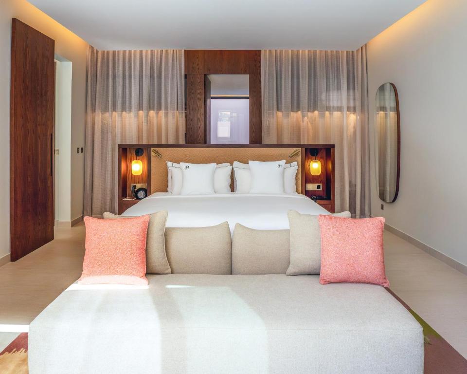 Al Waha Collection 1 Bedroom Villa with Private Pool - Image 4