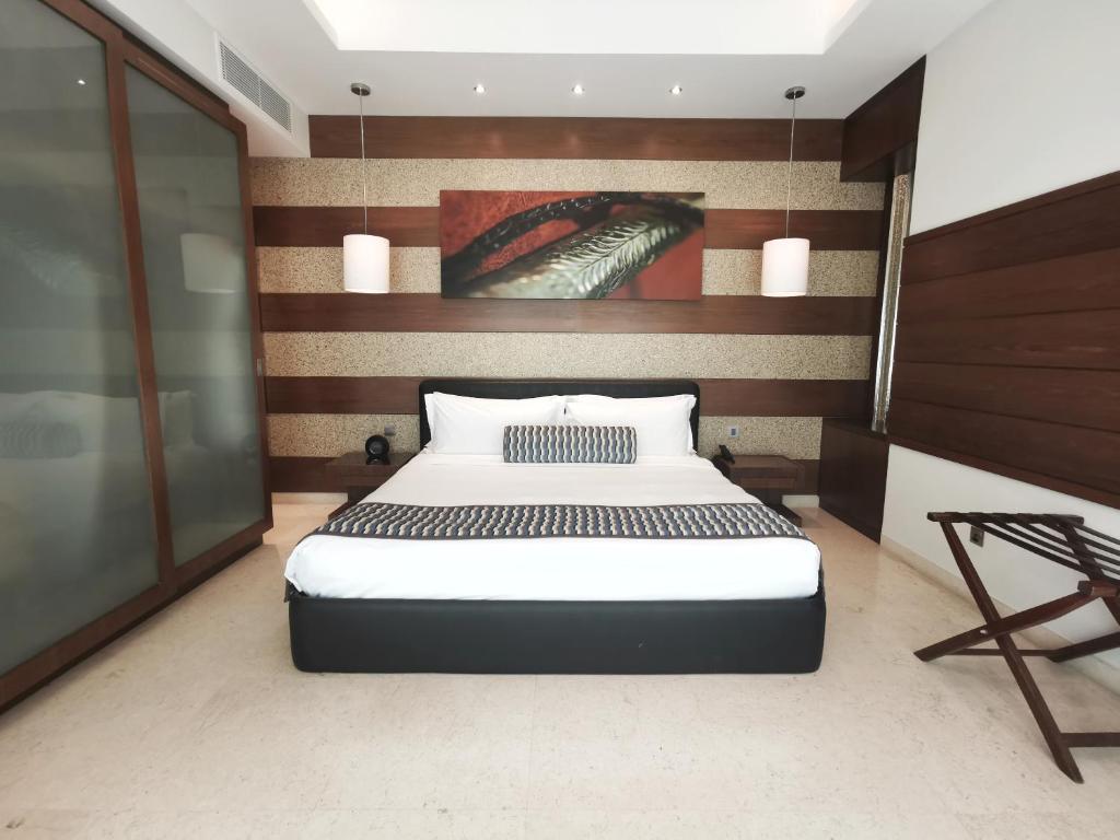 One-Bedroom Villa with Private Pool and Polo View - Image 1