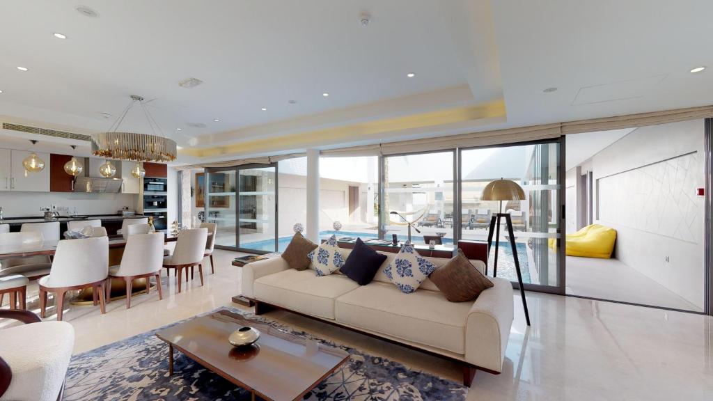 Three-Bedroom Layali Villa with Private Pool - Image 1