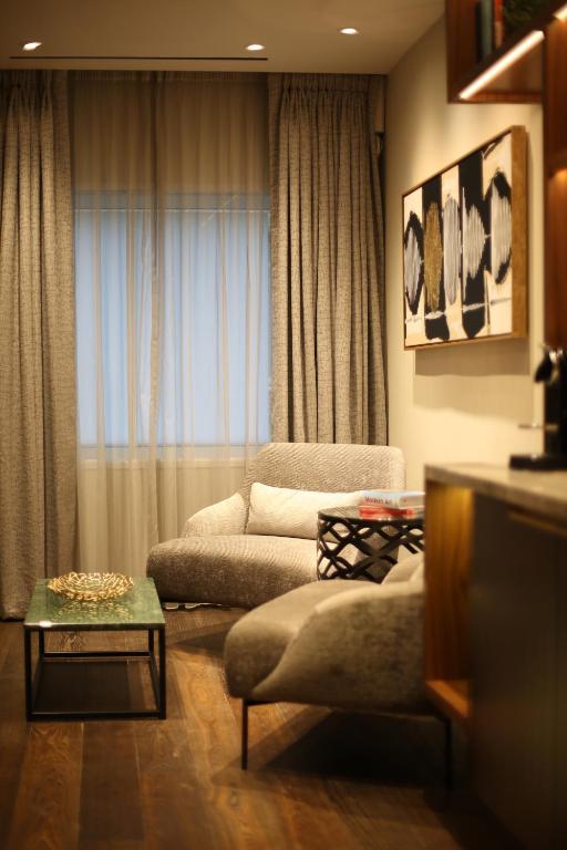 Junior Suite - Image 3