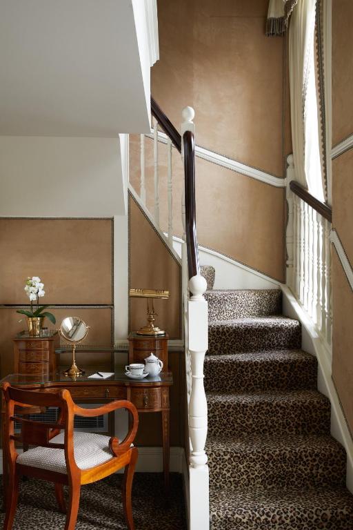 Executive Suite - Image 2