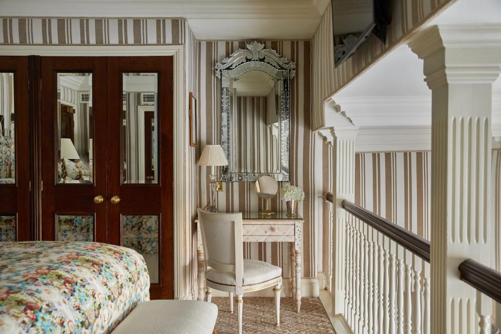 Executive Suite - Image 9