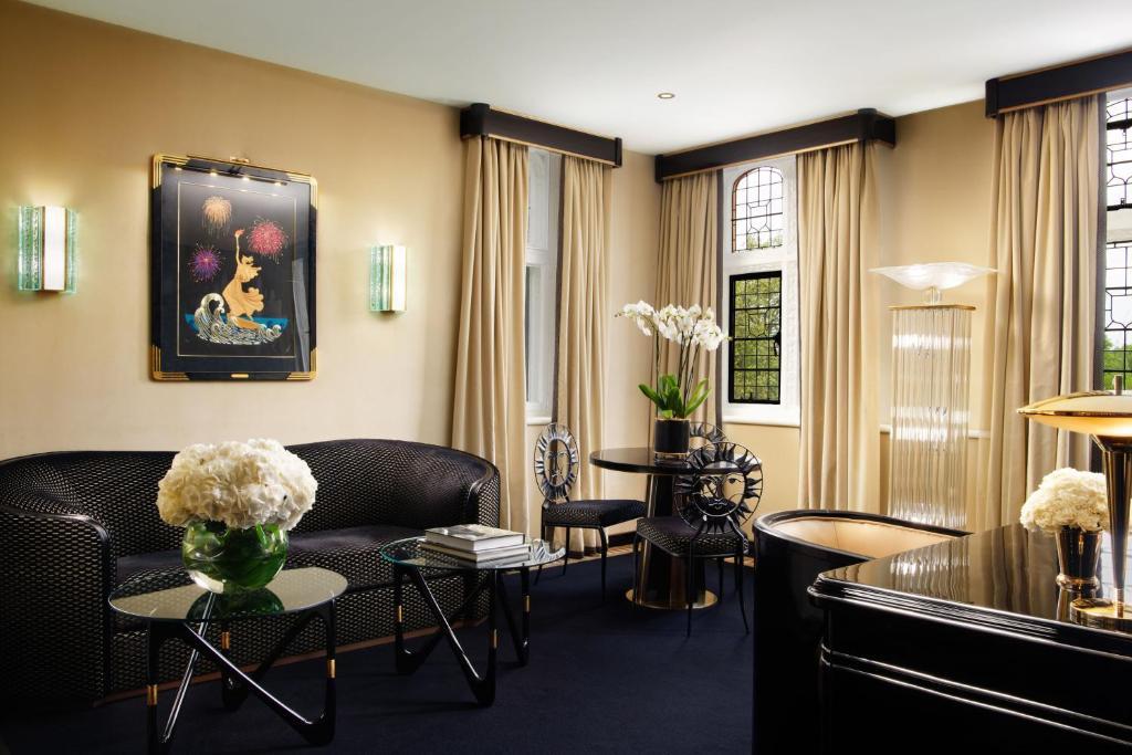 Junior Suite with Garden View - Image 3