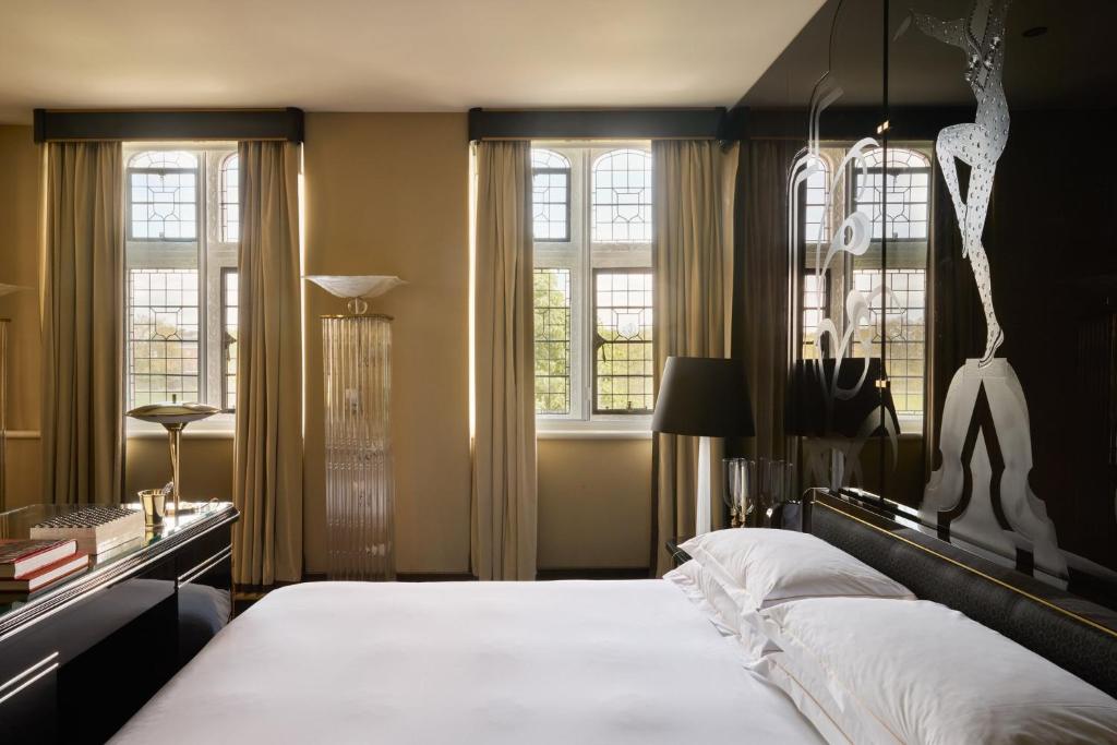 Junior Suite with Garden View - Image 4