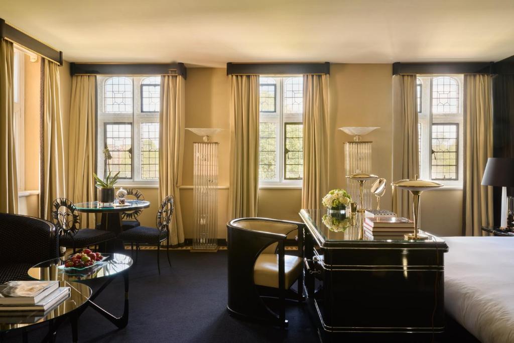 Junior Suite with Garden View - Image 6