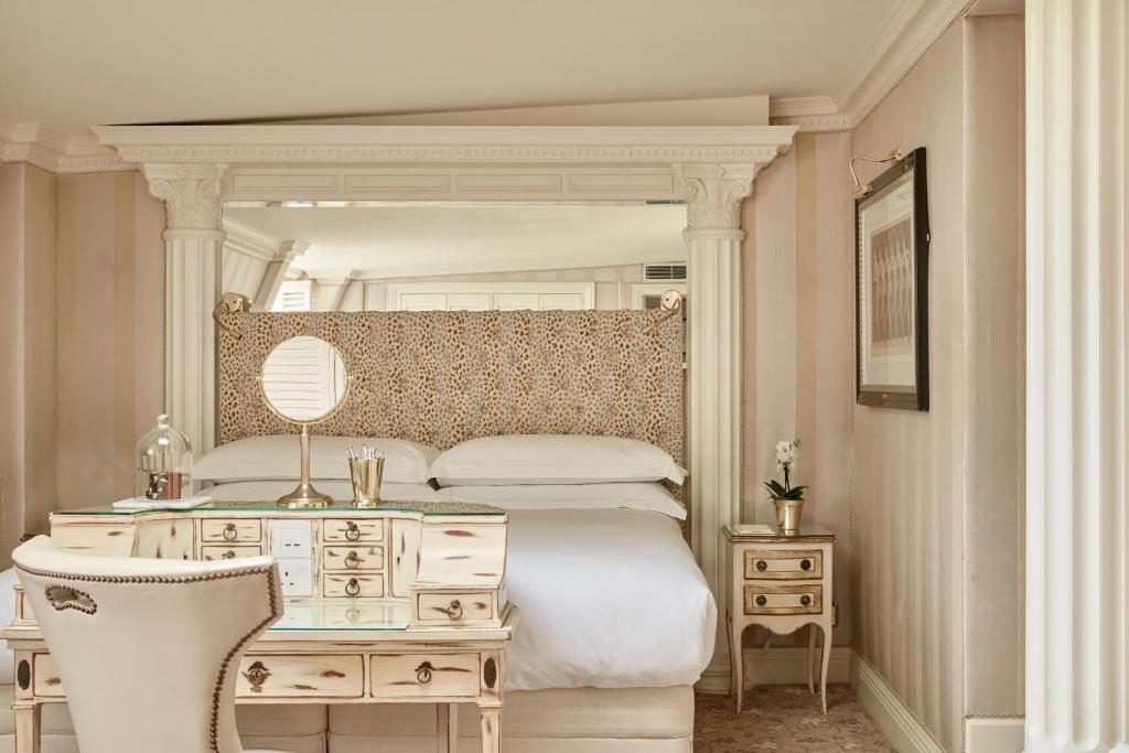 Junior Suite with Garden View - Image 9