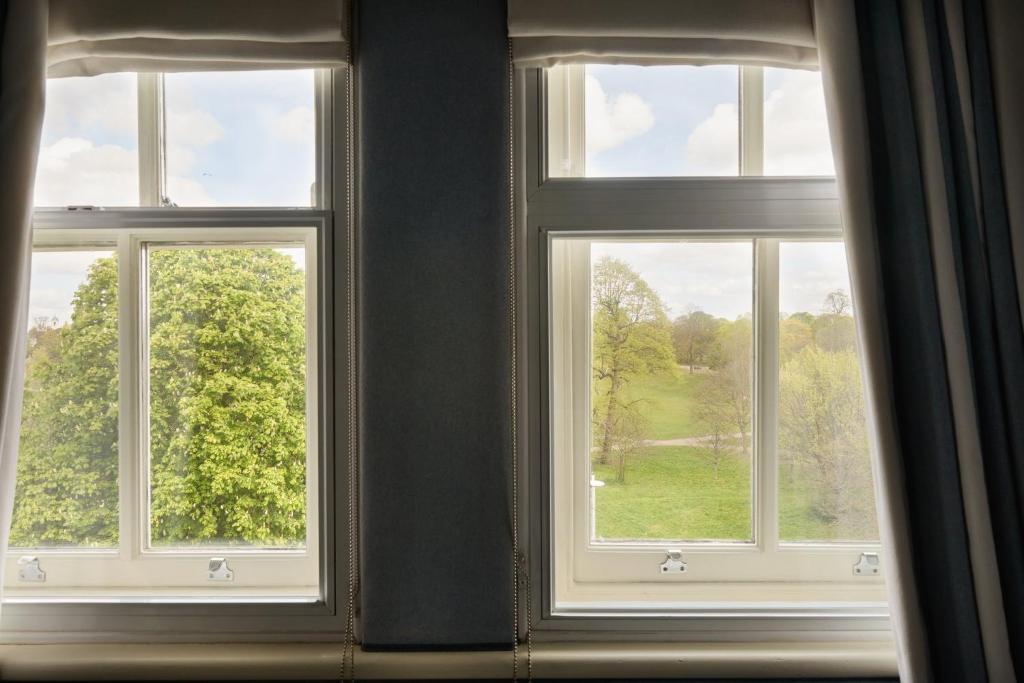 King Room with Garden View - Image 6