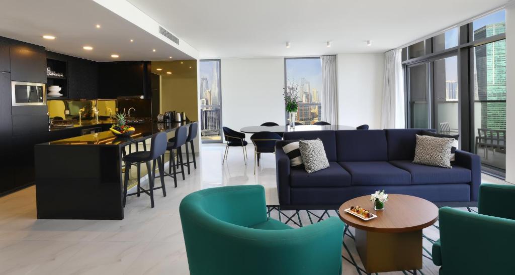 Premium Three-Bedroom Apartment - Burj Khalifa Partial View - Image 4