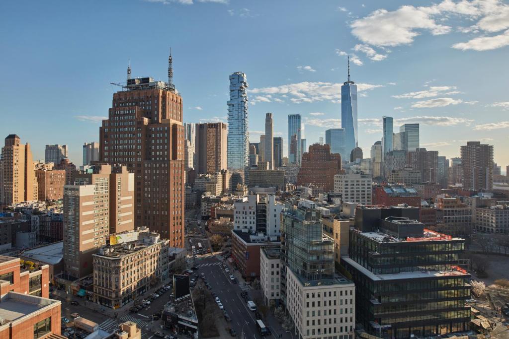 Corner King Studio Skyline - Image 3