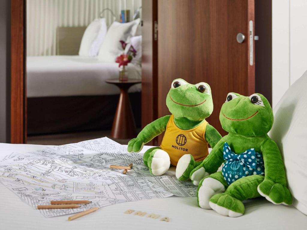 Classic Family Room with Two Connecting Rooms and Pool View - Image 2