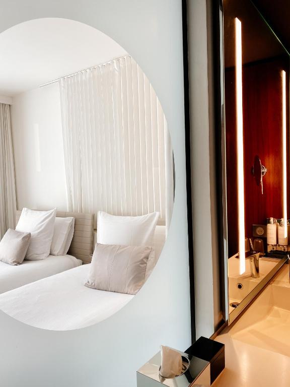 Classic Twin Room - Image 3