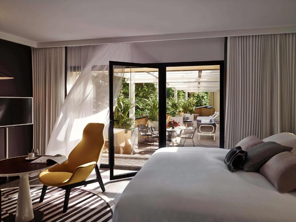 Executive King Room with Terrace and View - Image 5