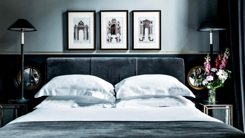 Deluxe Double Room - Image 6