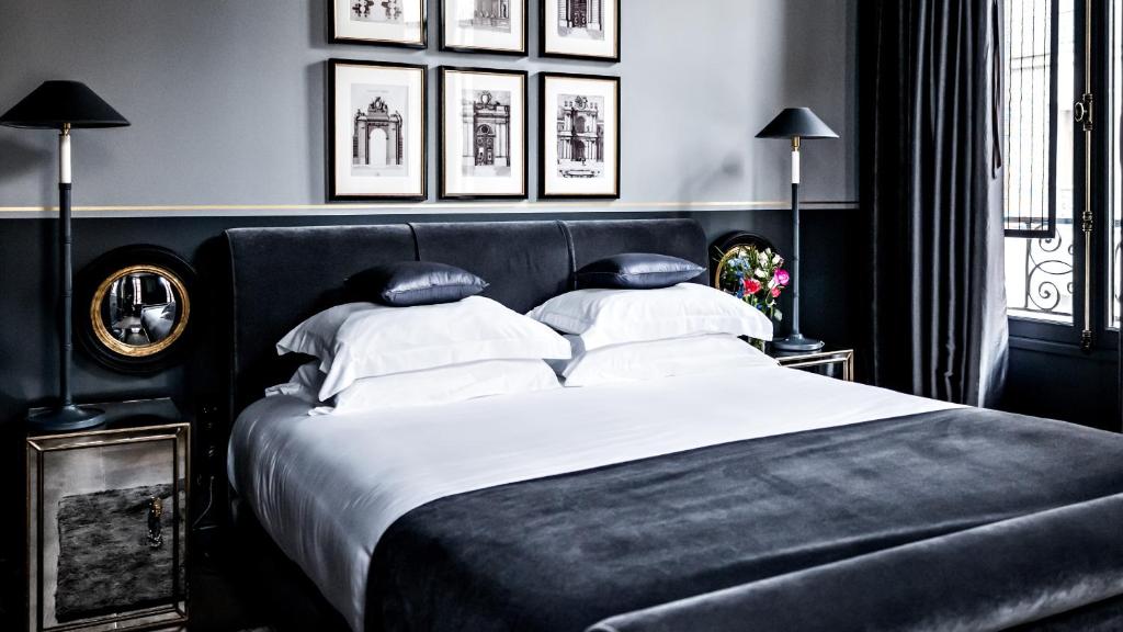 Deluxe Double Room - Image 7