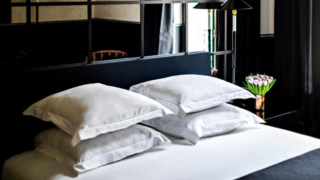 Executive Double Room - Image 8