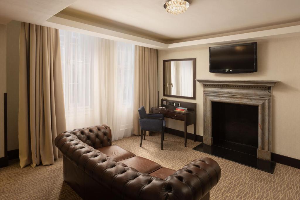 Studio (2 Adults) - Image 3