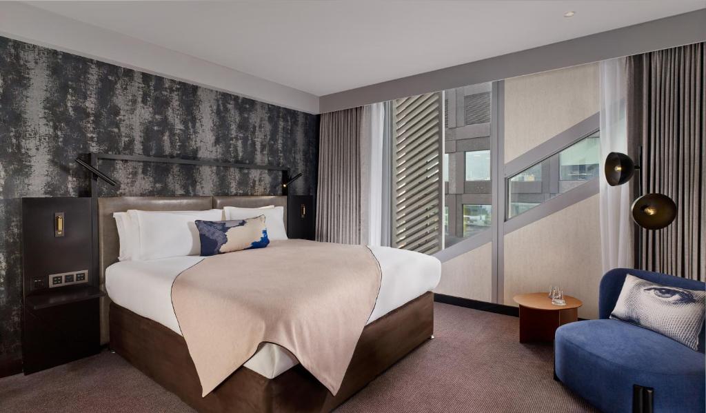Feeling Superior, Guest room, King, City view - Image 1