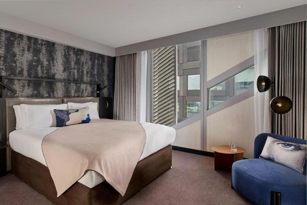 Feeling Superior, Guest room, King, City view - Image 3