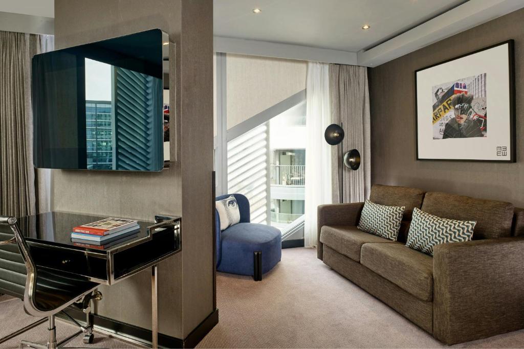 Junior Suite Dreams, Junior Suite, 1 King, Sofa bed - Image 1