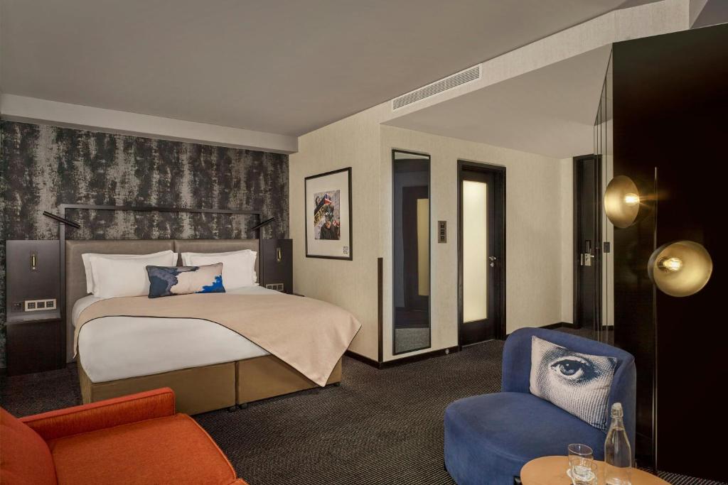 Junior Suite Dreams, Junior Suite, 1 King, Sofa bed - Image 4