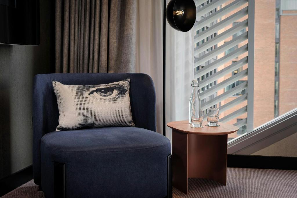 Sky High Double, Guest room, King or Queen, Skyline view - Image 4