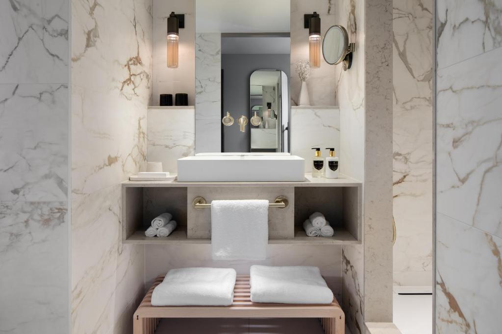 Atelier Twin Room - Image 3