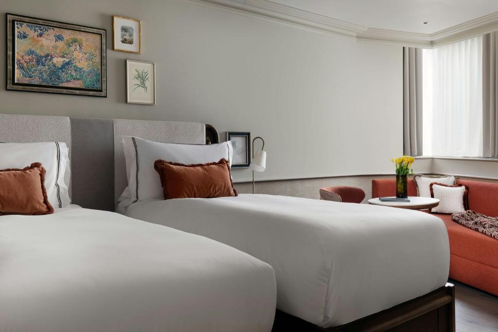 Salon Twin Room - Image 1