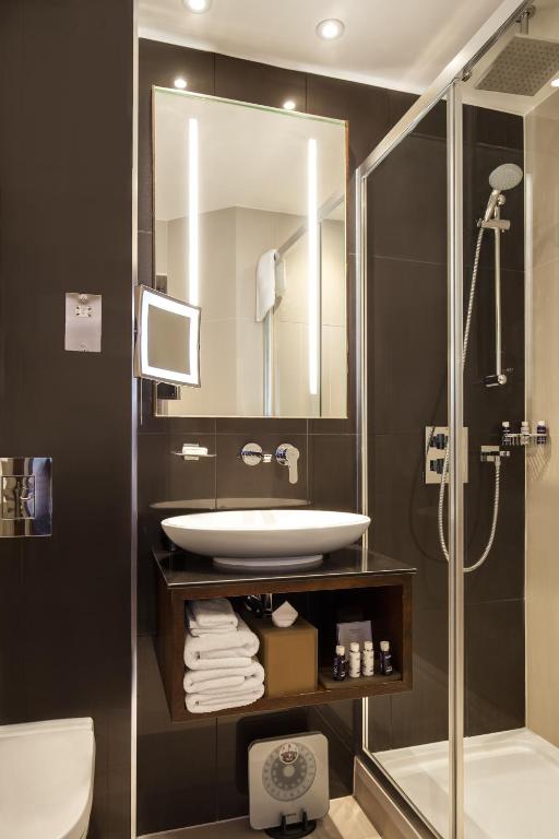 Club Double Room - Image 1