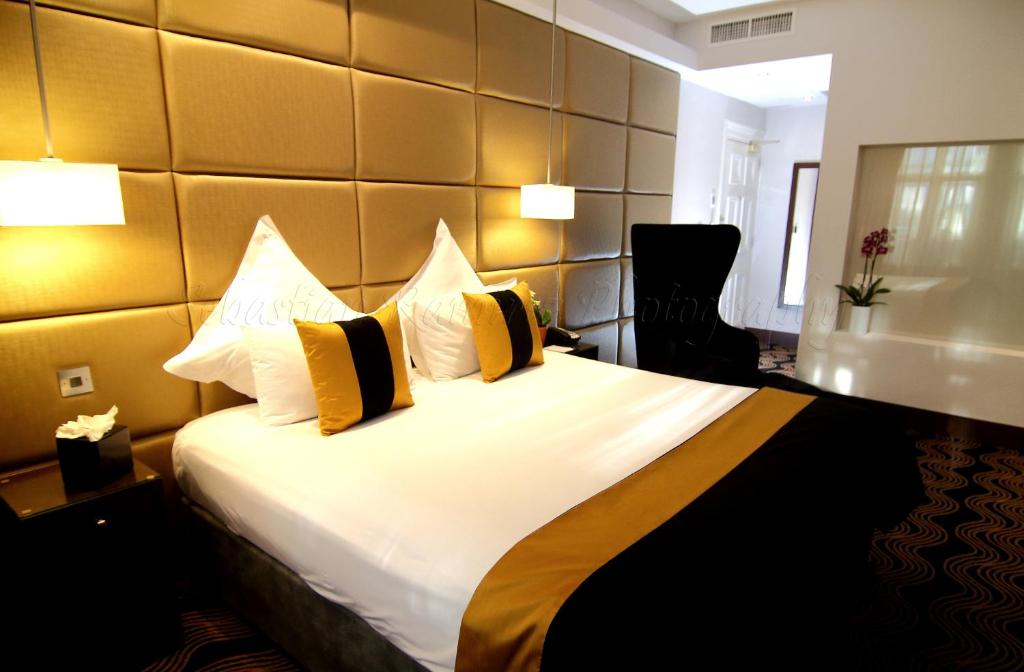 Club Double Room - Image 3