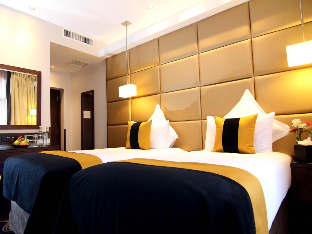 Deluxe Twin Room - Image 1
