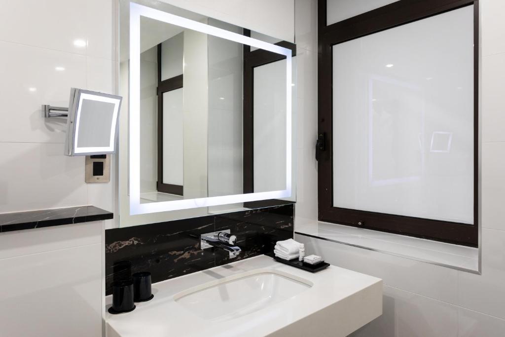 Junior Suite - Image 6