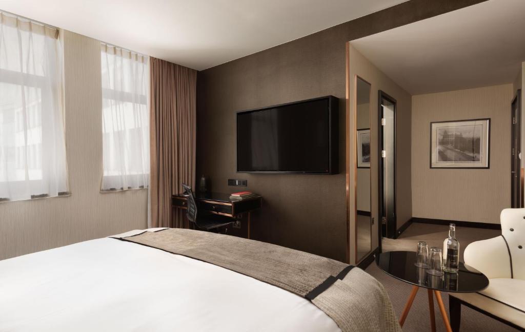 Montcalm Club King - Image 4