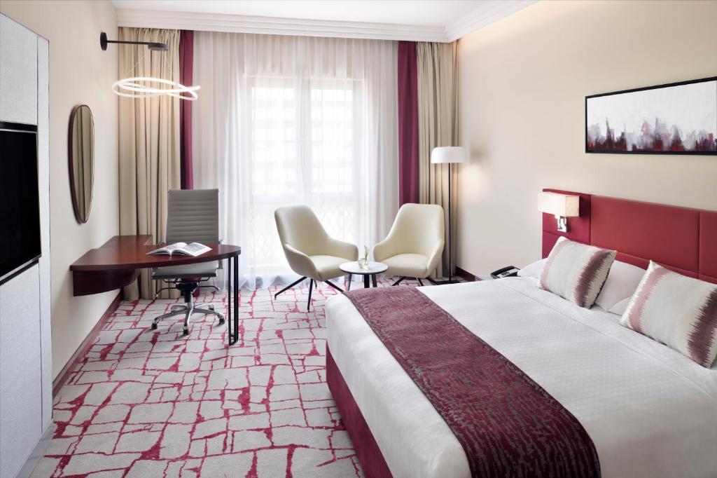 Deluxe Suite - Image 3