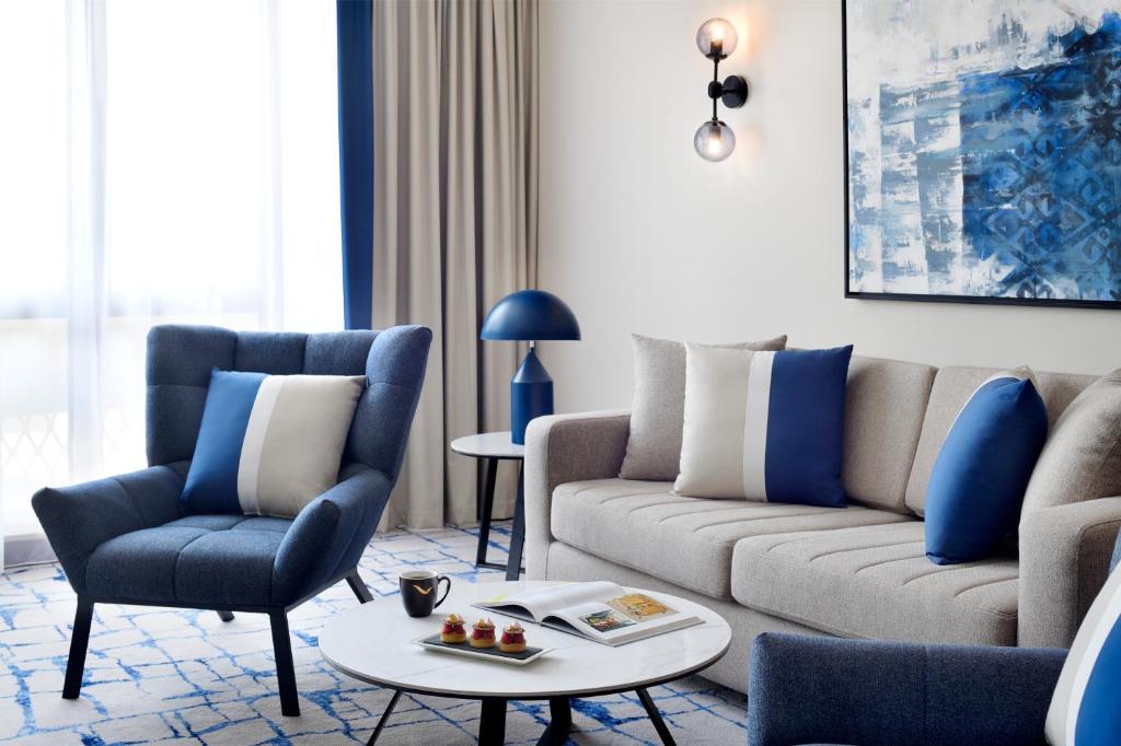 Deluxe Suite - Image 4