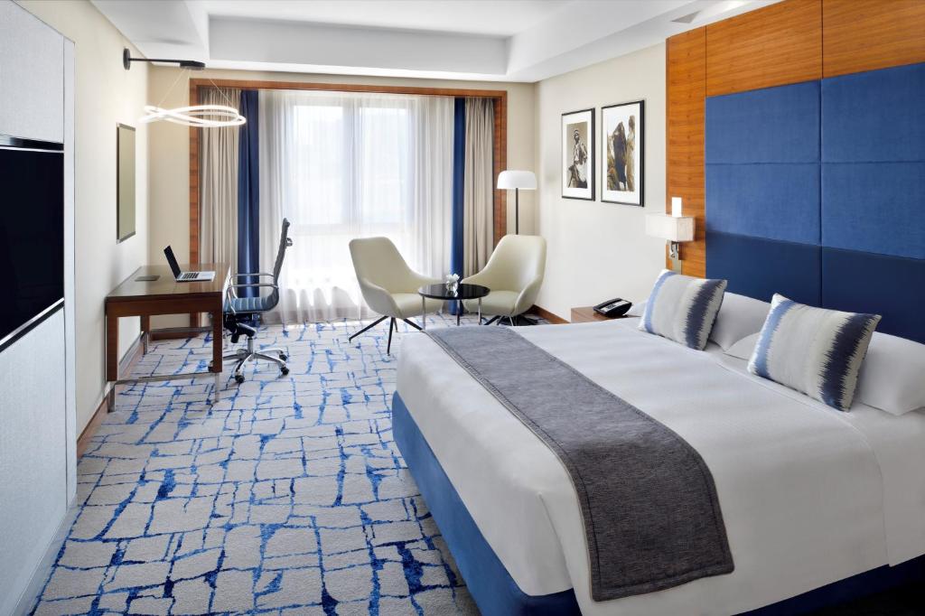 Deluxe Suite - Image 6
