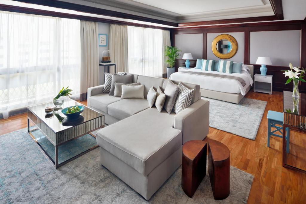 Junior Suite - Image 1