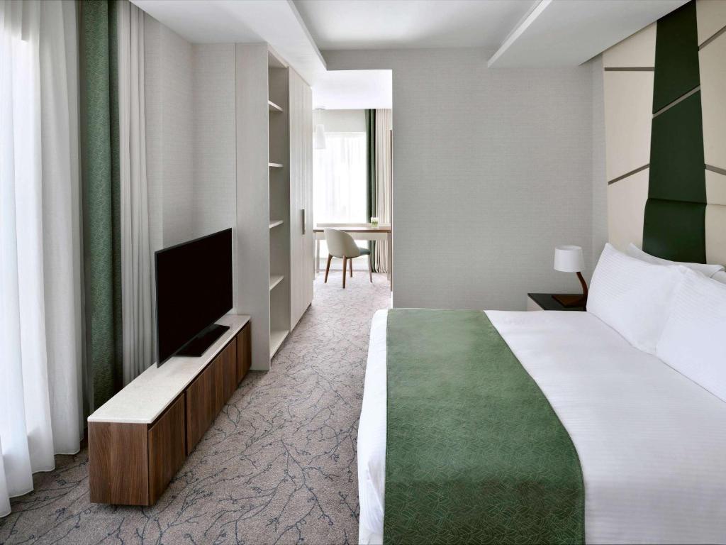 Family Connecting Three-Bedroom Apartment - Image 10