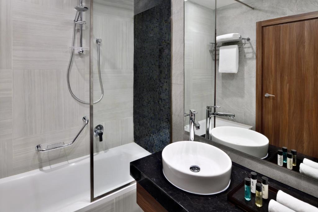 Family Connecting Three-Bedroom Apartment - Image 6