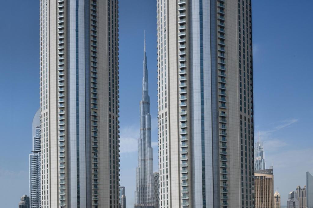 One-Bedroom Apartment - Burj Khalifa view - Image 4