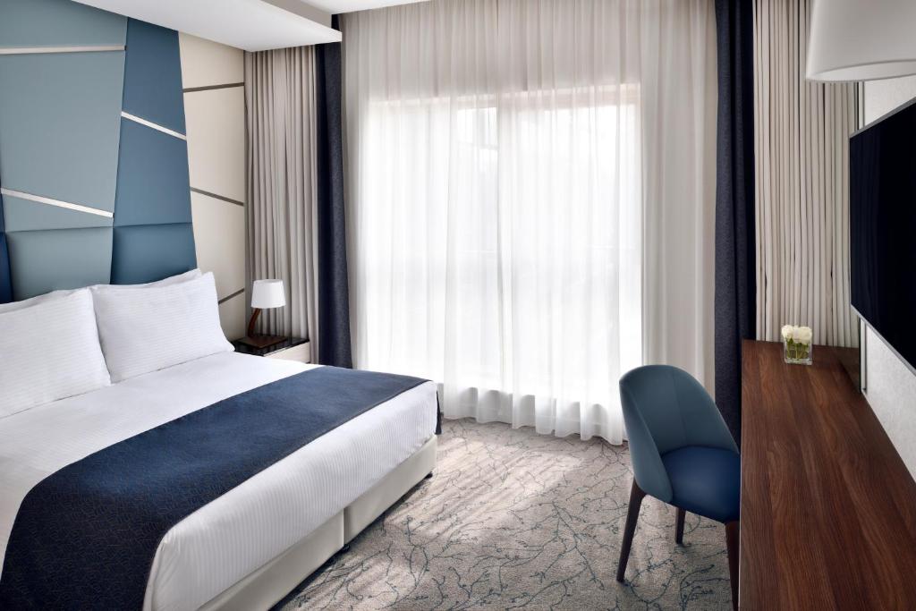One-Bedroom Apartment - Image 1