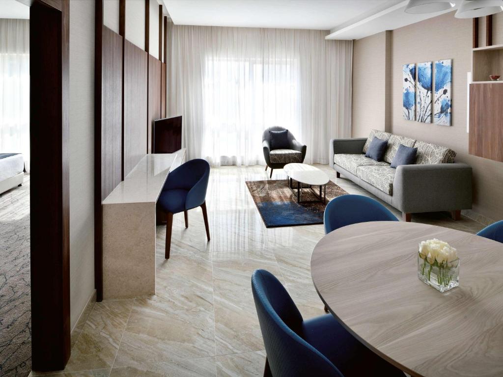 One-Bedroom Apartment - Image 5