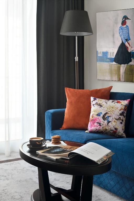 Junior Suite with Lake View and Balcony - Image 3