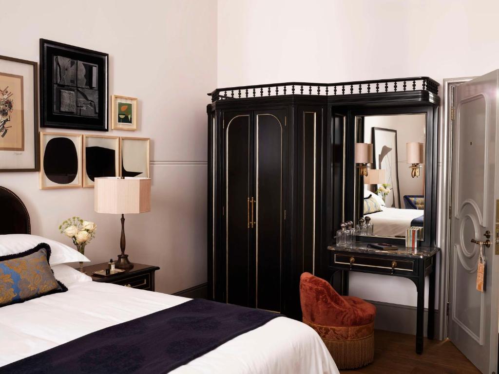 Grande Room - Image 5