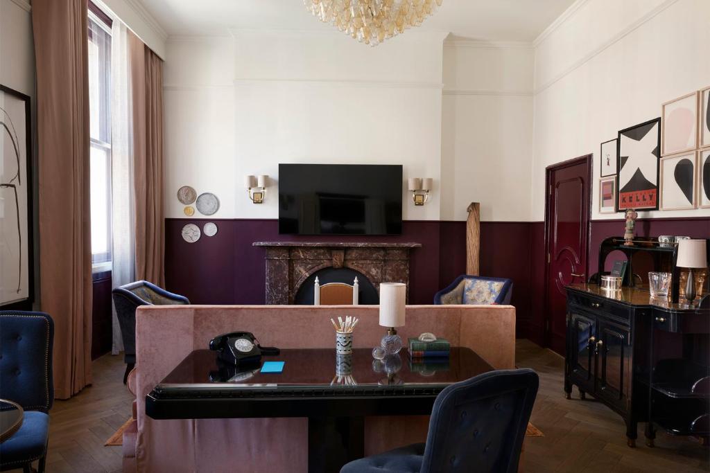 Magistrate Suite - Image 1