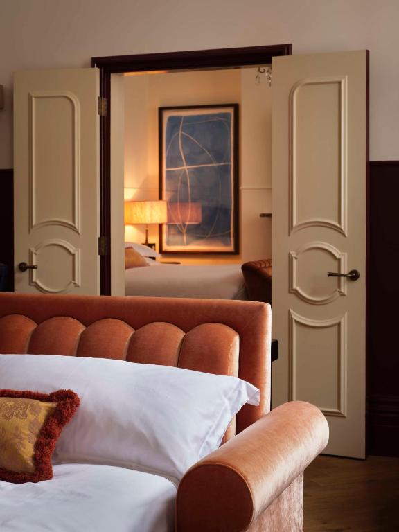 Magistrate Suite - Image 6