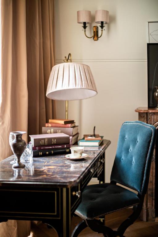 Parlour Suite - Image 3