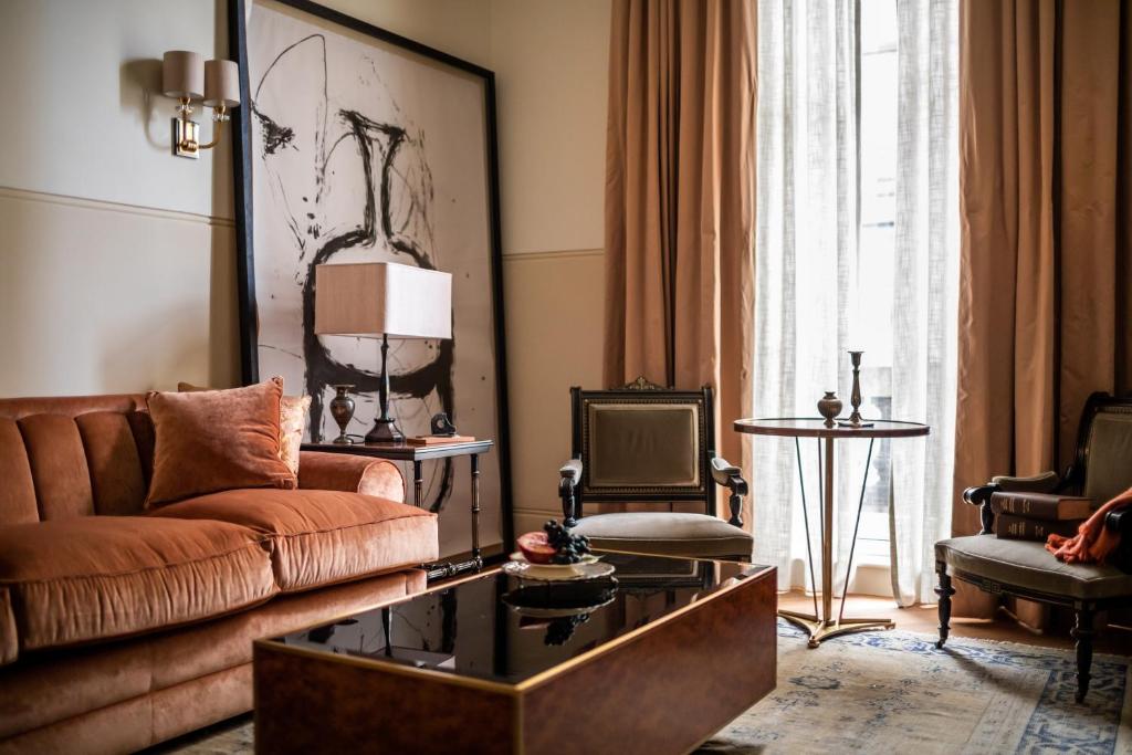 Royal Opera Suite - Image 1