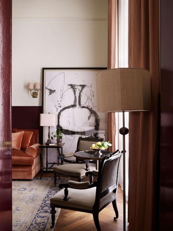 Royal Opera Suite - Image 11
