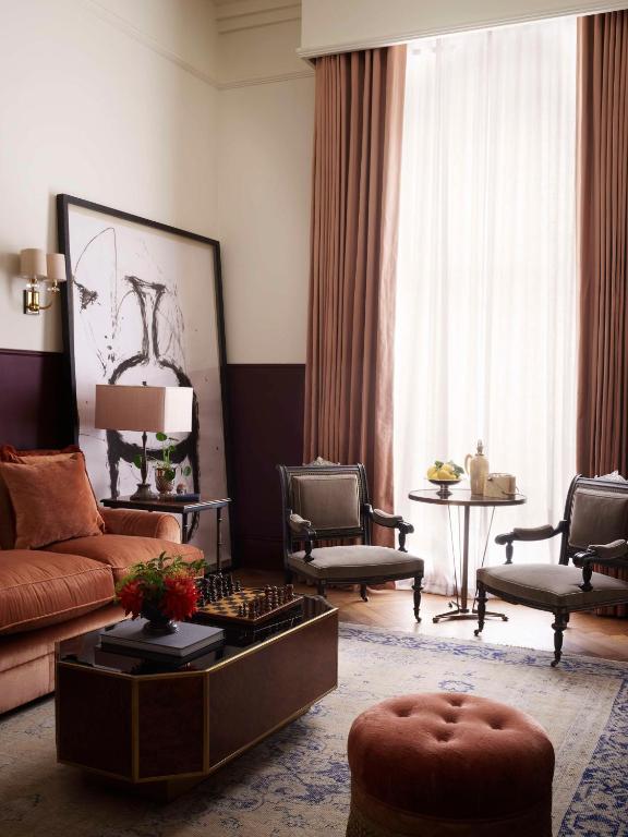 Royal Opera Suite - Image 15